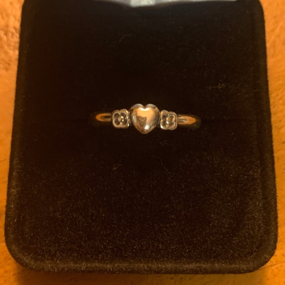 RETIRED JA Heart with daisies ring